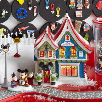 Disney's Pin Trading with Mickey